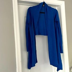 BCBG Maxazria crop blue long sleeved throw over